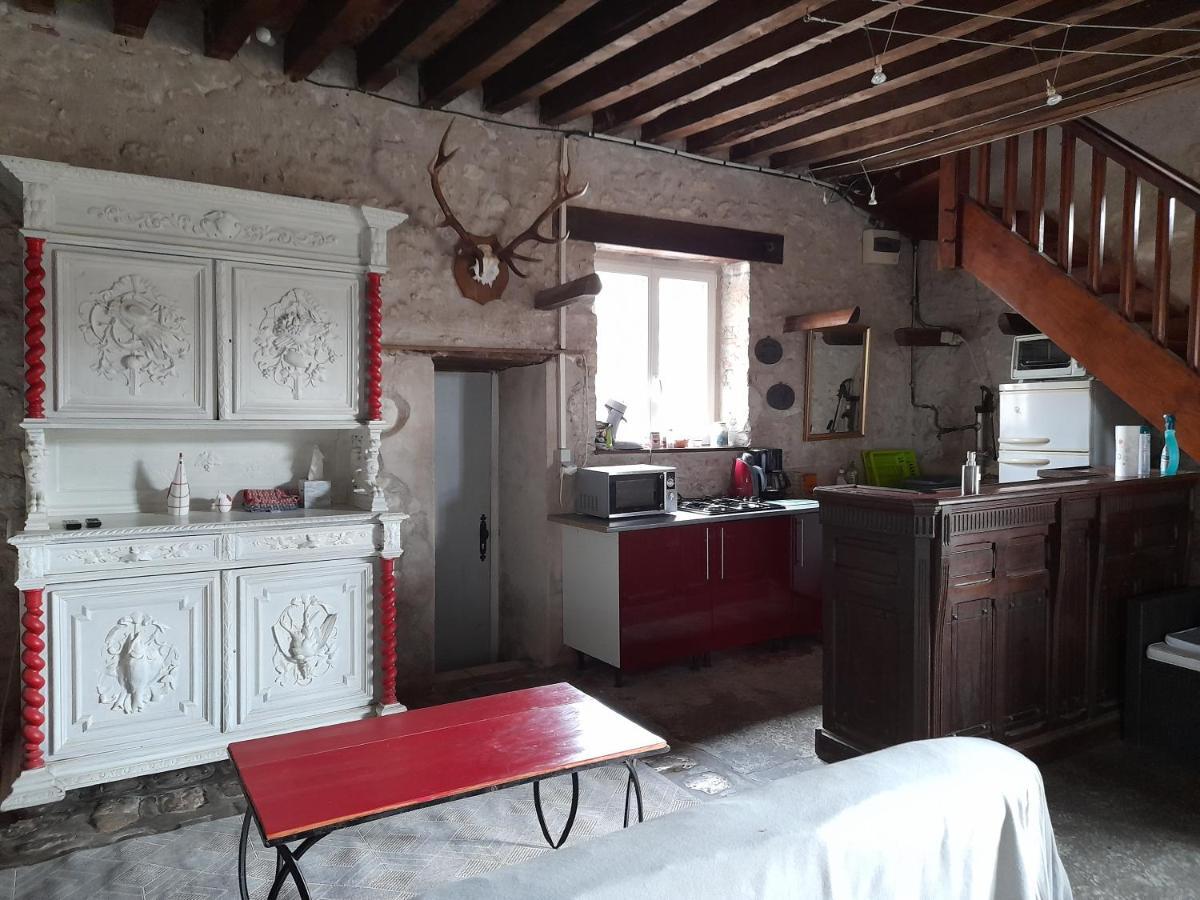 La Ferme De L'Isle Et Sa Roulotte Bed & Breakfast Avaray Exterior photo